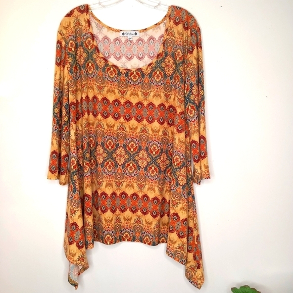 WILDE Asymmetrical Blouse - Picture 1 of 6